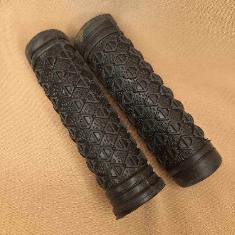 HAND GRIP HANDGRIP SEPEDA HANDLE GRIP HITAM SEPEDA LIPAT FIXIE MTB BMX MINI