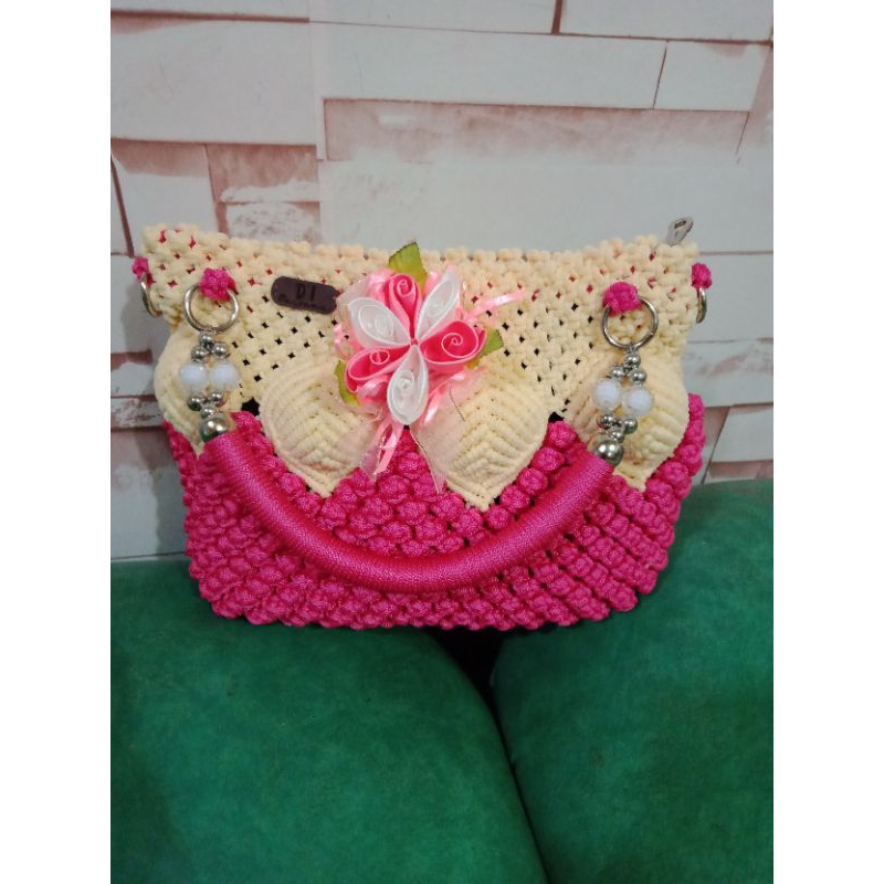 Tas talikur motif strawberry