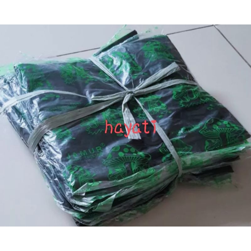 kantong plastik kresek hitam 48 jamur hijau 28 cm