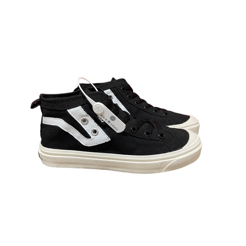 SEPATU SNEAKER NBQ STRUGLE BLACK SK8 PREMIUM