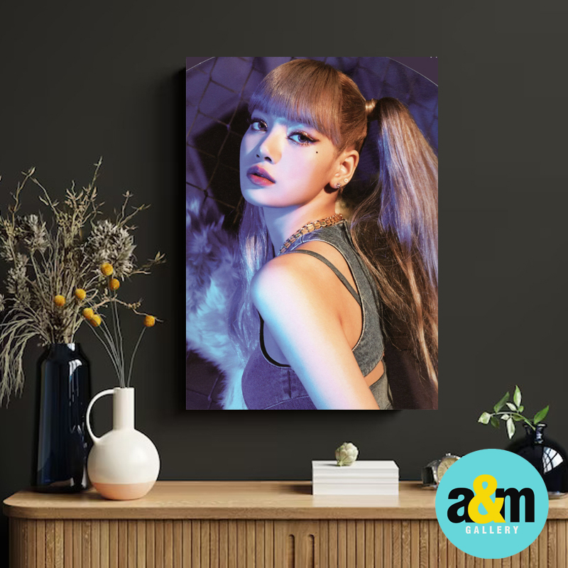 Poster Kayu LISA BLACKPINK Hiasan Dinding Kamar K-POP I Pajangan Dinding Kamar K-POP Wall Decor Kamar - A&amp;M