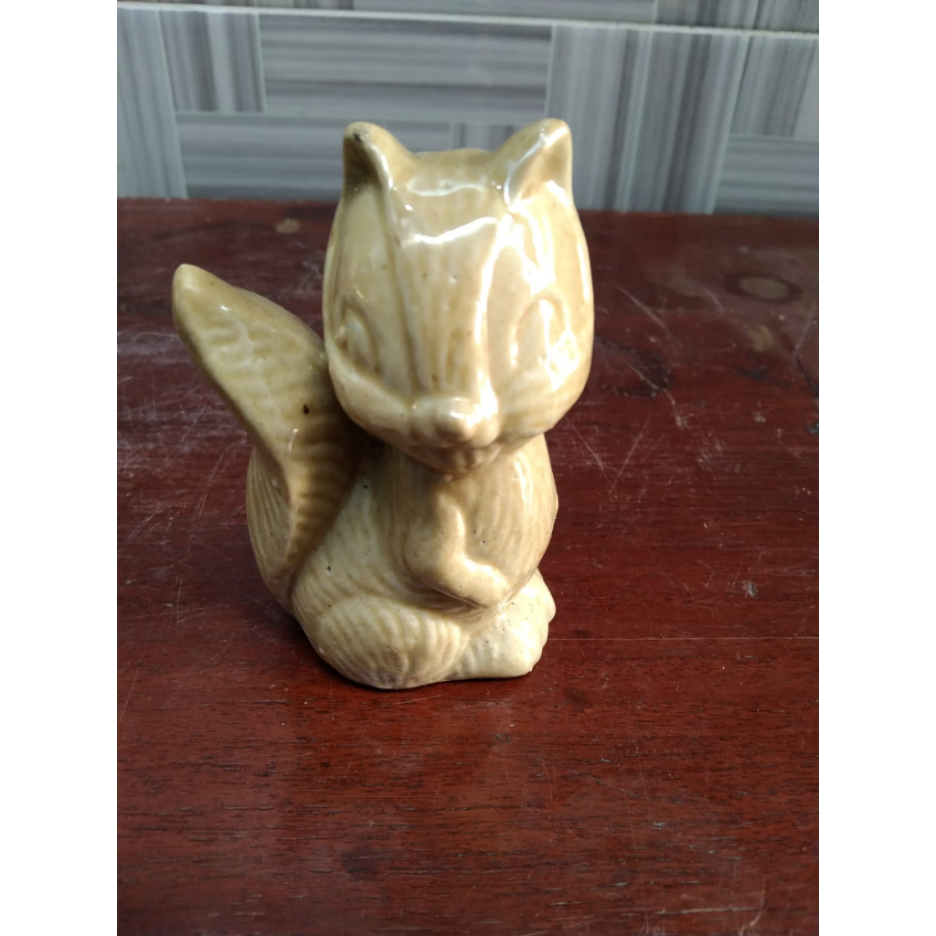 Patung Keramik Tupai Kuno Jadul Antik