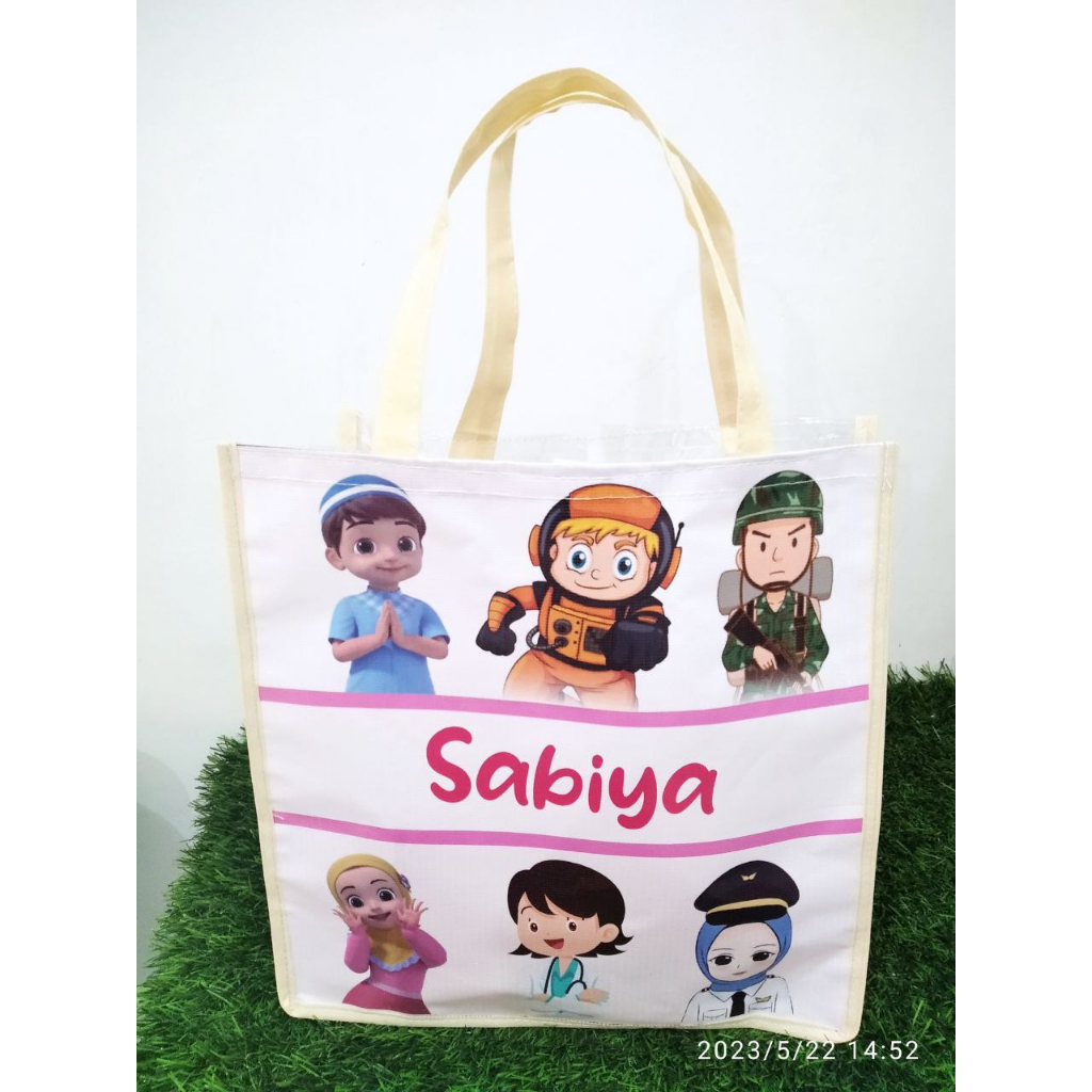 

tas mika custom /souvenir ultah/goodiebag/t/tas souvenir/ tas ultah free desain 25 x 25 x35