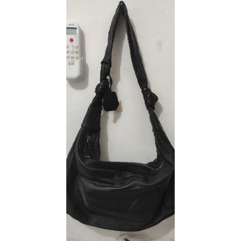 preloved Kaynn Raia, Medium