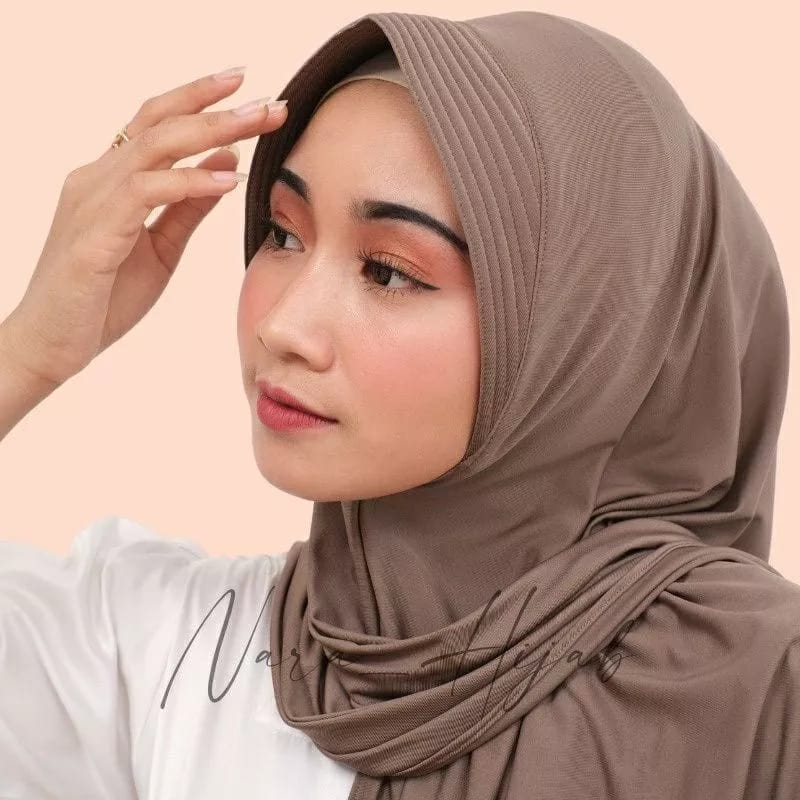 Jilbab Instan Dewasa Segitiga Pad Jersey Terbaru Termurah / Alody's Collection