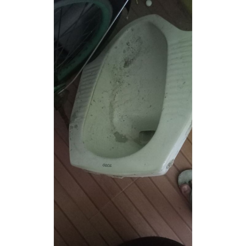 toto kloset jongkok WC closed second bekas
