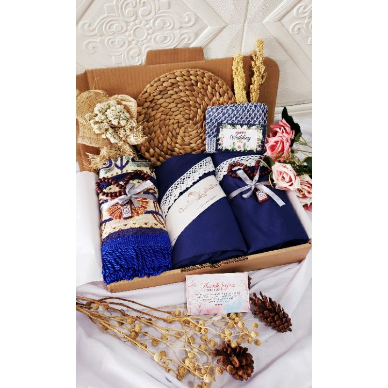 kado nikahan / kado ulang tahun / kado hari ibu / kado wisuda / hadiah ultah / hampers mukenah / ham