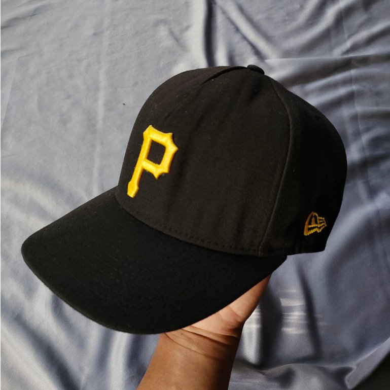 Topi New era logo P second