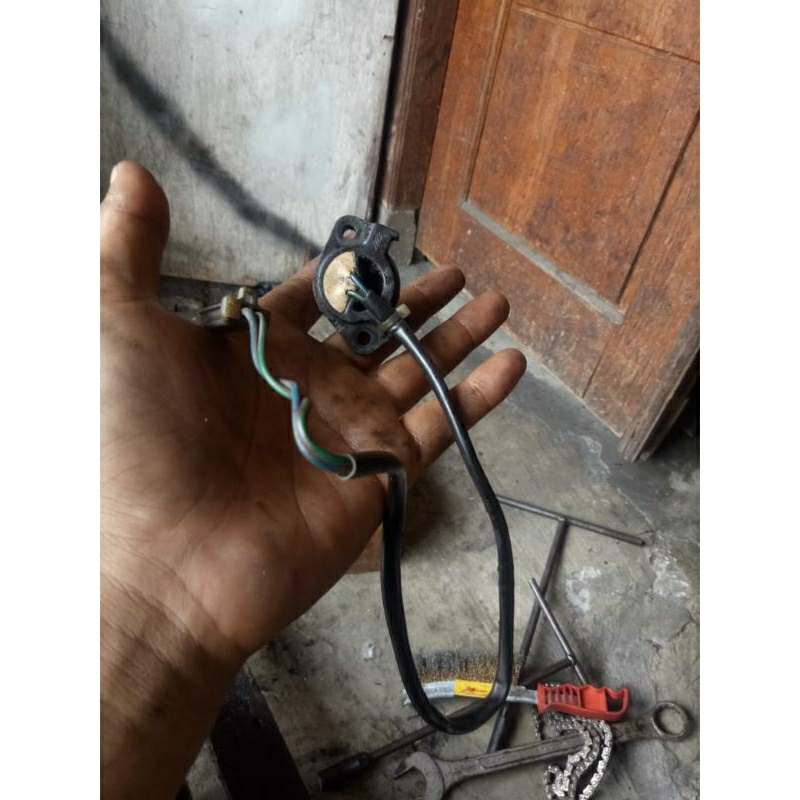 TUTUP NETRAL SATRIA FU