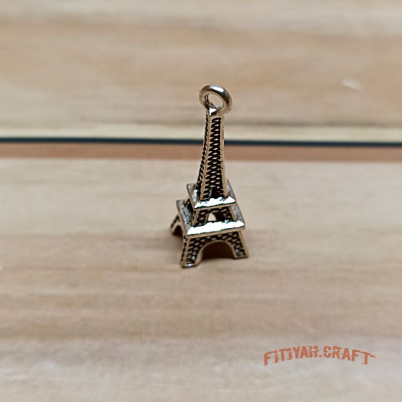 Charm Manik Manik Miniatur Menara Eiffel 3D Liontin Model Menara Eiffel 3D