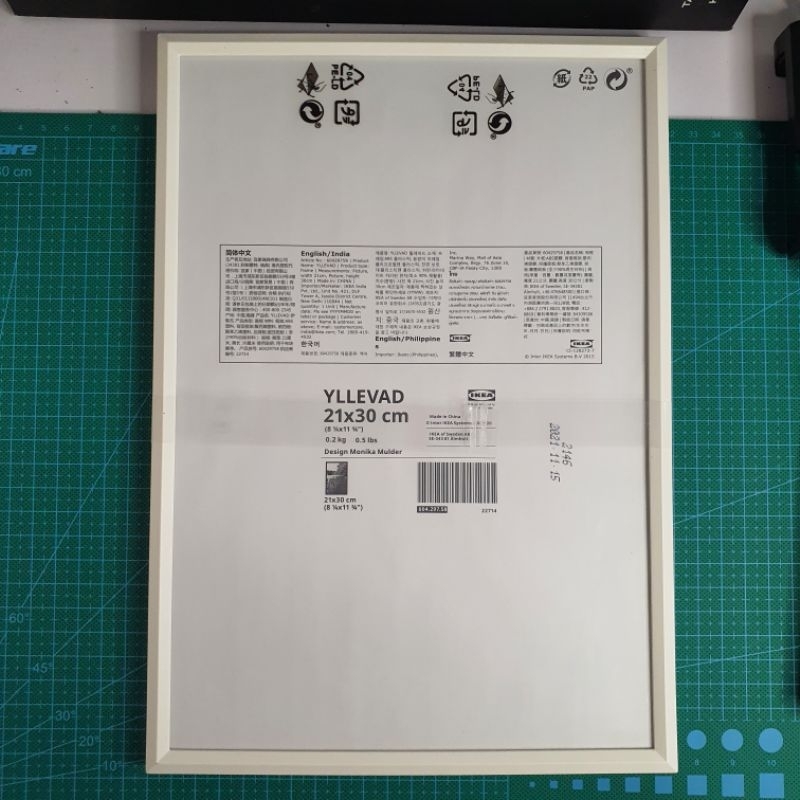 FRAME IKEA A4 (21X30) / BINGKAI FOTO WARNA PUTIH & hitam