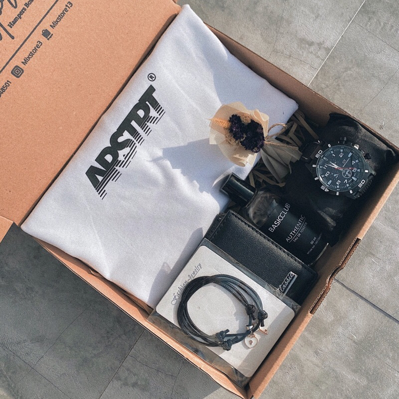 HAMPERS GIFT BOX COWOK GRADUATION/WISUDA/KADO ULANG TAHUN COWK/KADO UNTUK PACAR /KADO WISUDA/GRADUAT