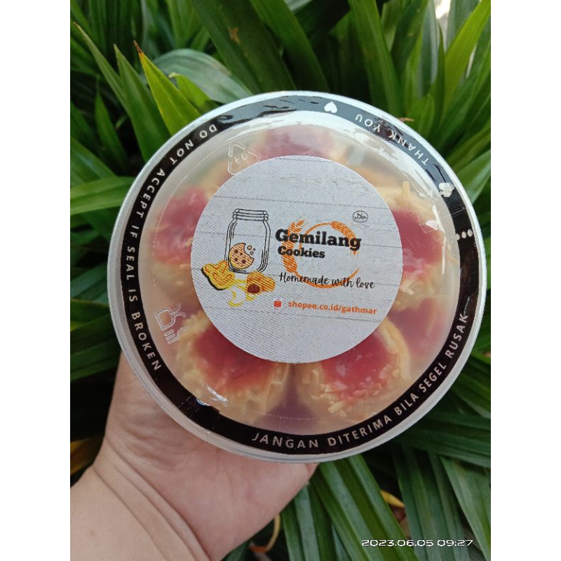 Thumbrpint strawberry renyah enak berat 350 gr