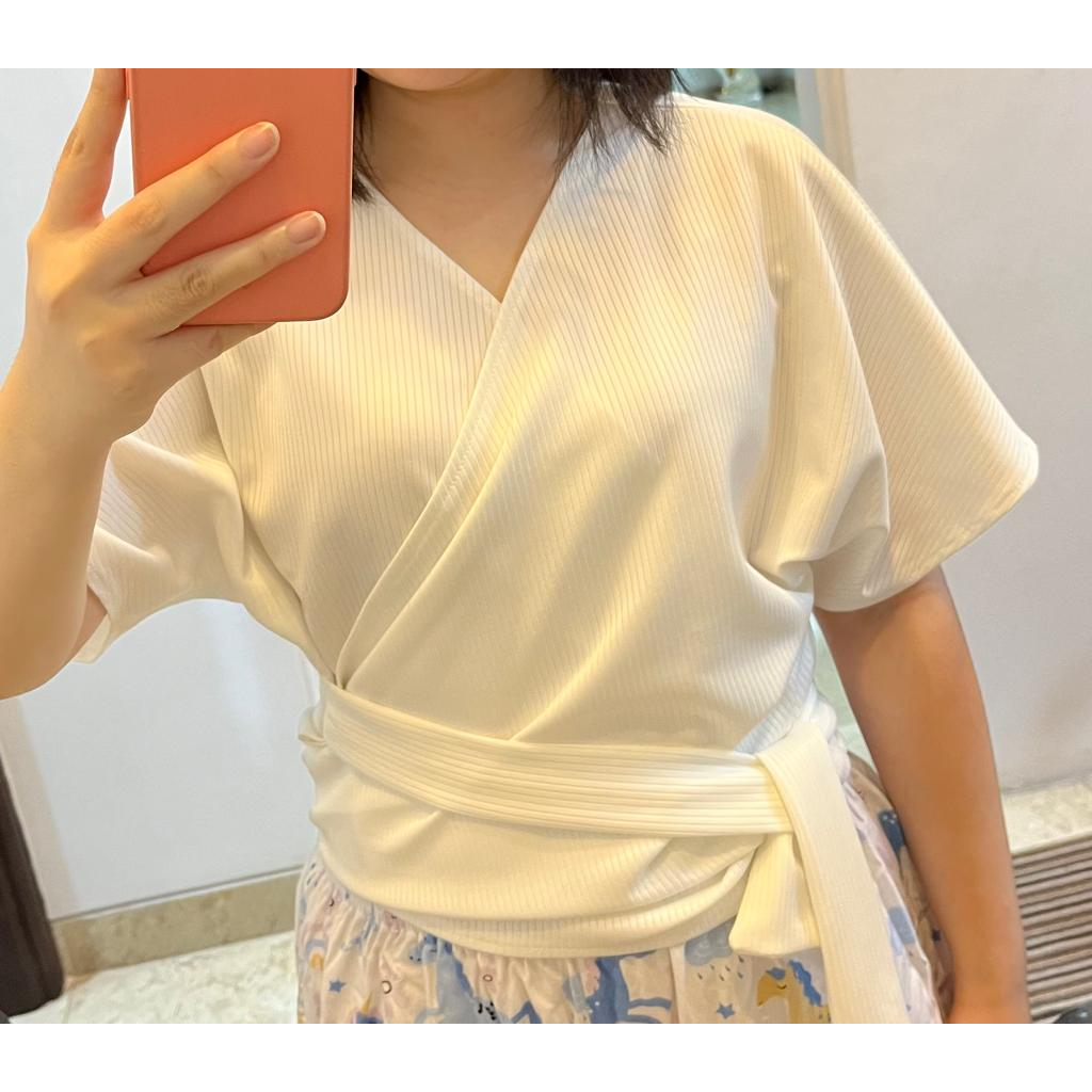 Preloved - No Brand Scuba Wrap Top | Blus Scuba | Atasan Scuba Wanita