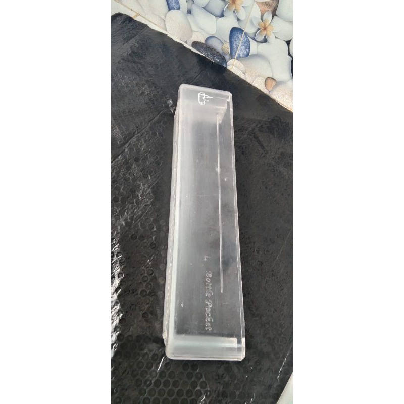 Rak kulkas polytron 1 pintu dan 2 pintu Rak botol bagian bawah kulkas polytron 1 pintu dan 2 pintu