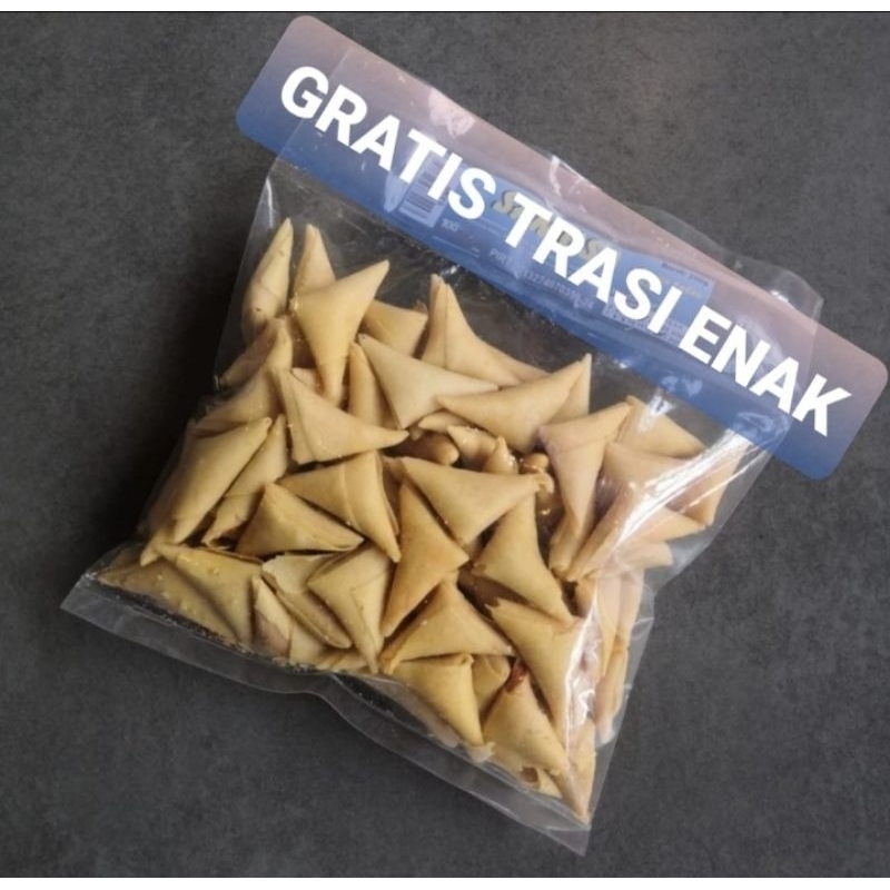 

SAMOSA 250gram ENAK GRATIS terasi khas cirebonn