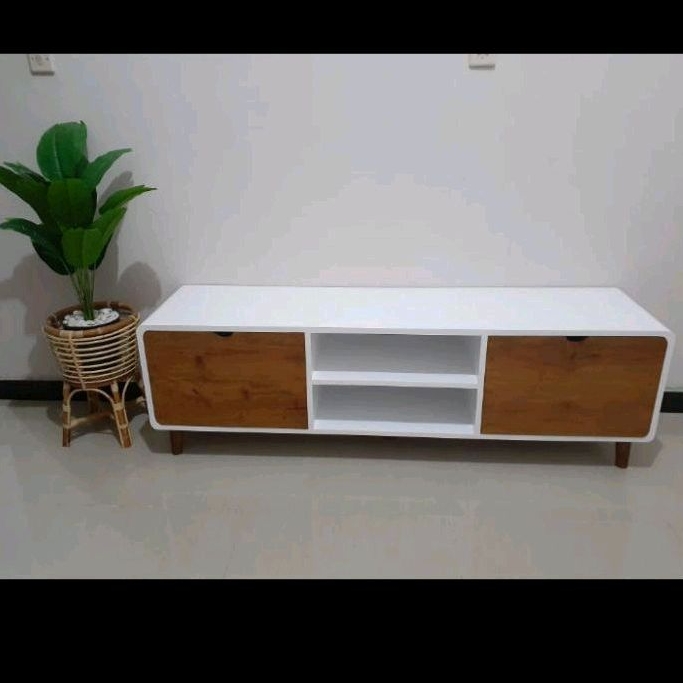 meja tv minimalis ukurab 160*40*50 bahan kayu mahoni finishing duco