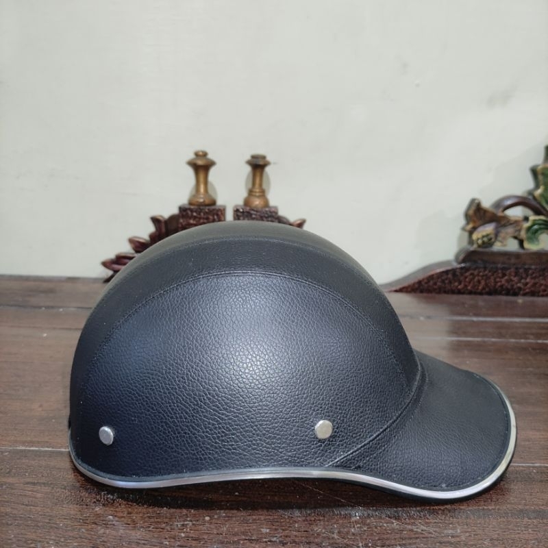 Helm Topi Bersepeda