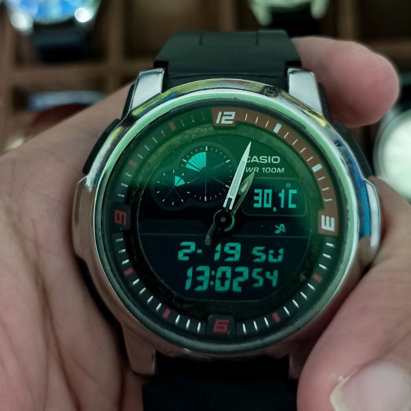 Jam Casio AQF-102W Thermometer