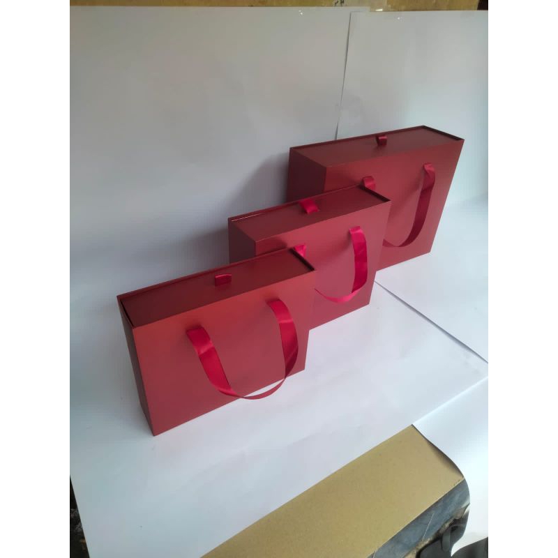 

giftbox hadiah hampers box ulang tahun hardbox souvernir