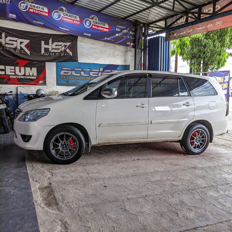 velg mobil kijang innova r17 hsr boroko srd rata body lebar 7,5 pcd 5x100-114 mate grey xpander dll