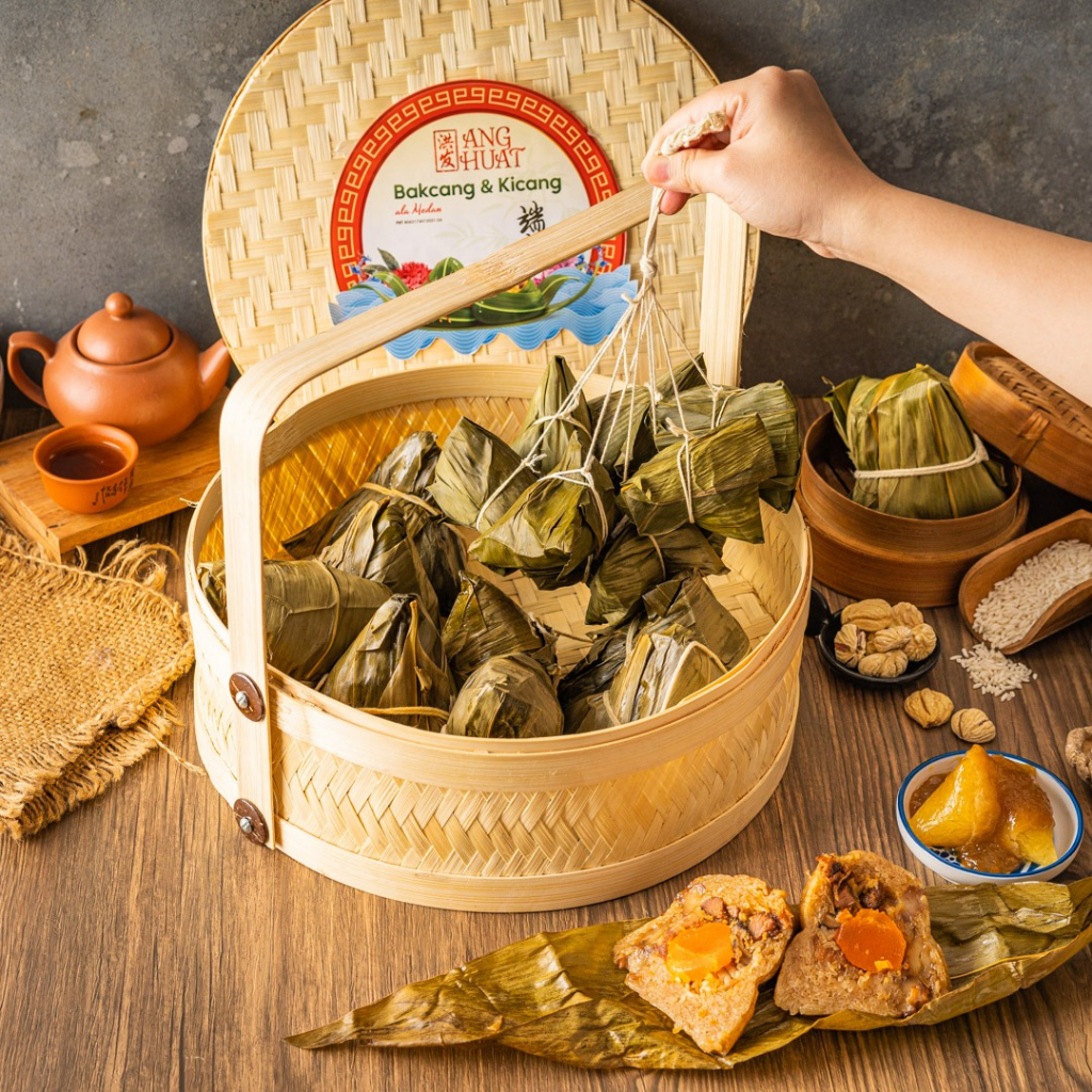 

Hampers Paket Bakcang Bacang Kicang Kuecang Ang Huat