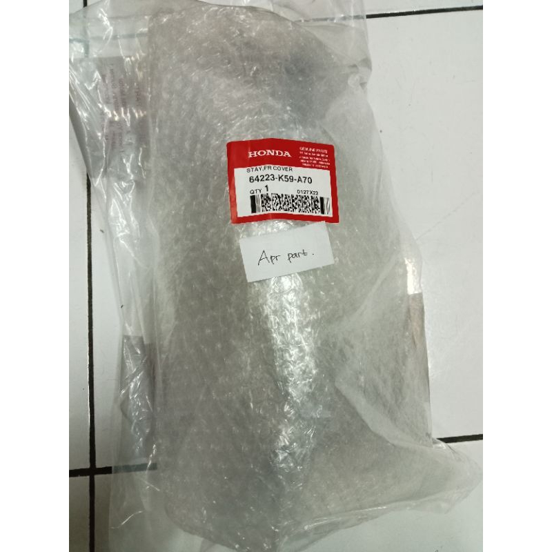 Stay Cover Breket Dudukan Cover Lampu Depan Vario 150 Led eSP 64223K59A70