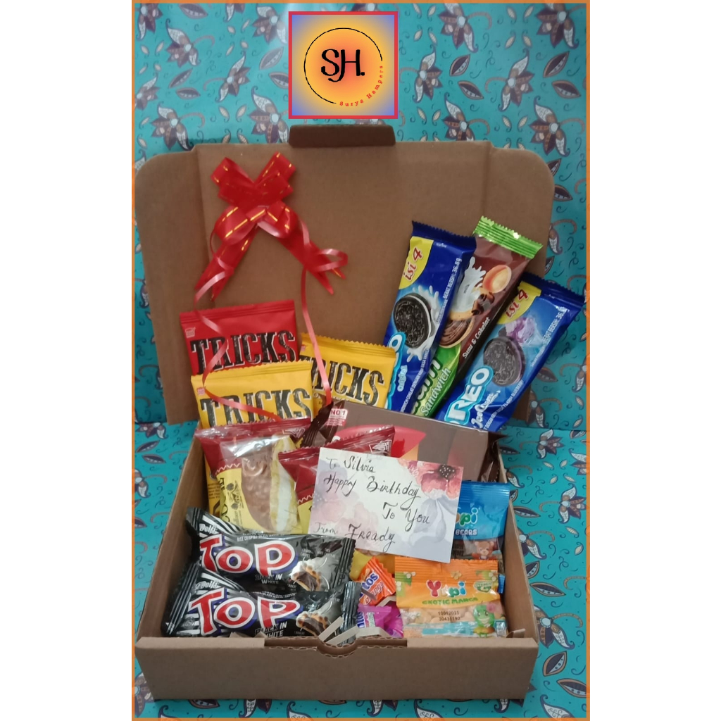 

Snack Hampers Hadiah Ulang Tahun/Valentine/Hadiah Wisuda/Birthday/Graduation Gift Box A