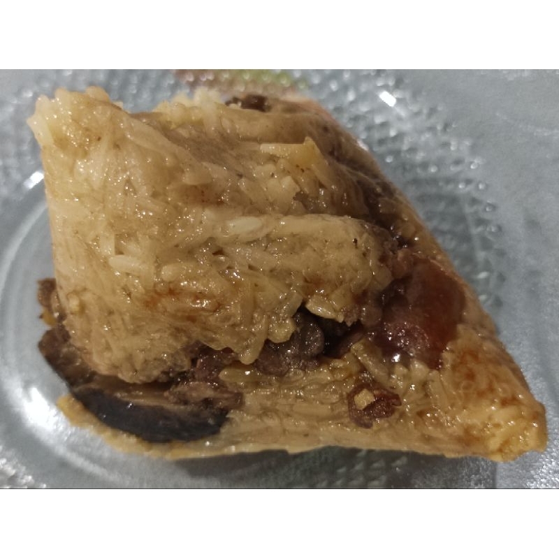 

Bakcang Ketan Spesial. Preloved, Fresh, dibuat sesuai pesanan.