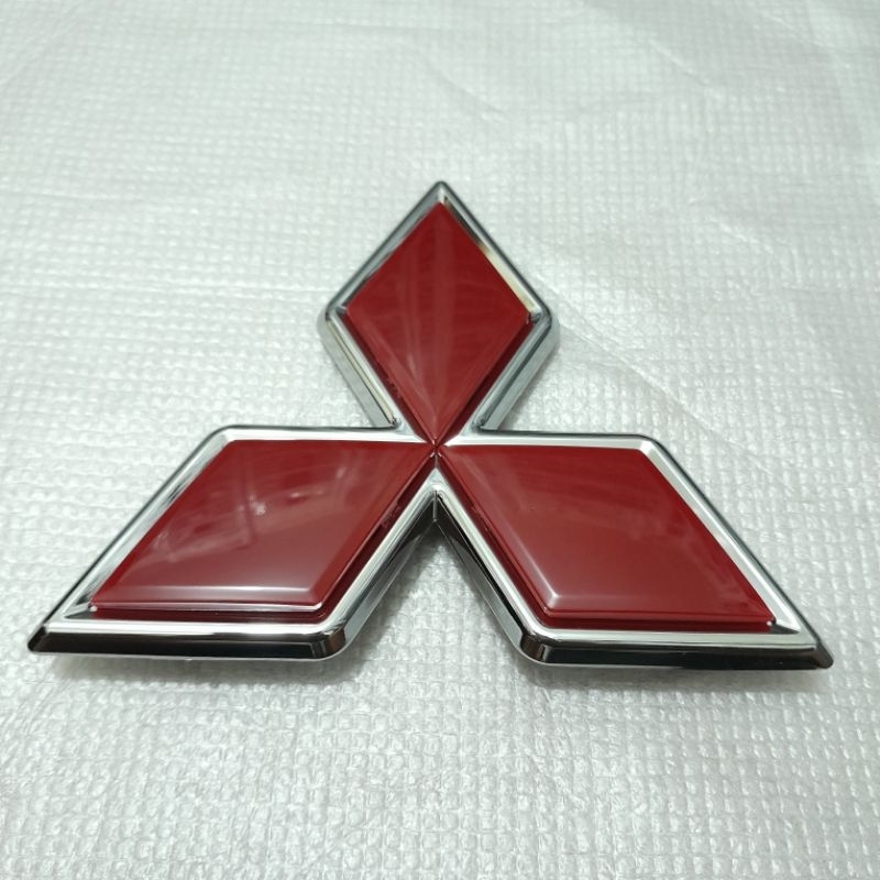 Logo emblem tiga berlian mitsubishi canter original