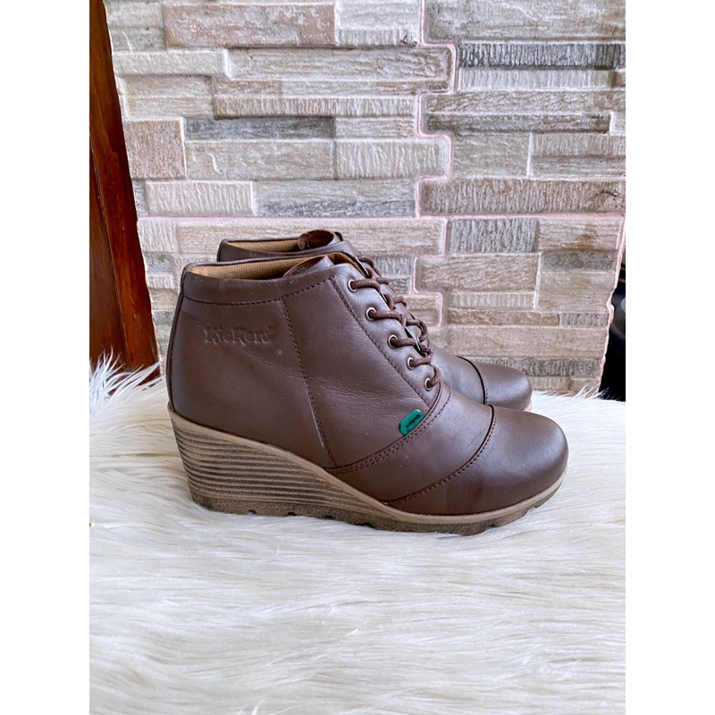 PSPGN.CO | BRAND KICKERS WOMEN IN BROWN SEPATU KULIT WANITA BOOT WEDGES TALI FORMAL SUPER SALE ONLY 