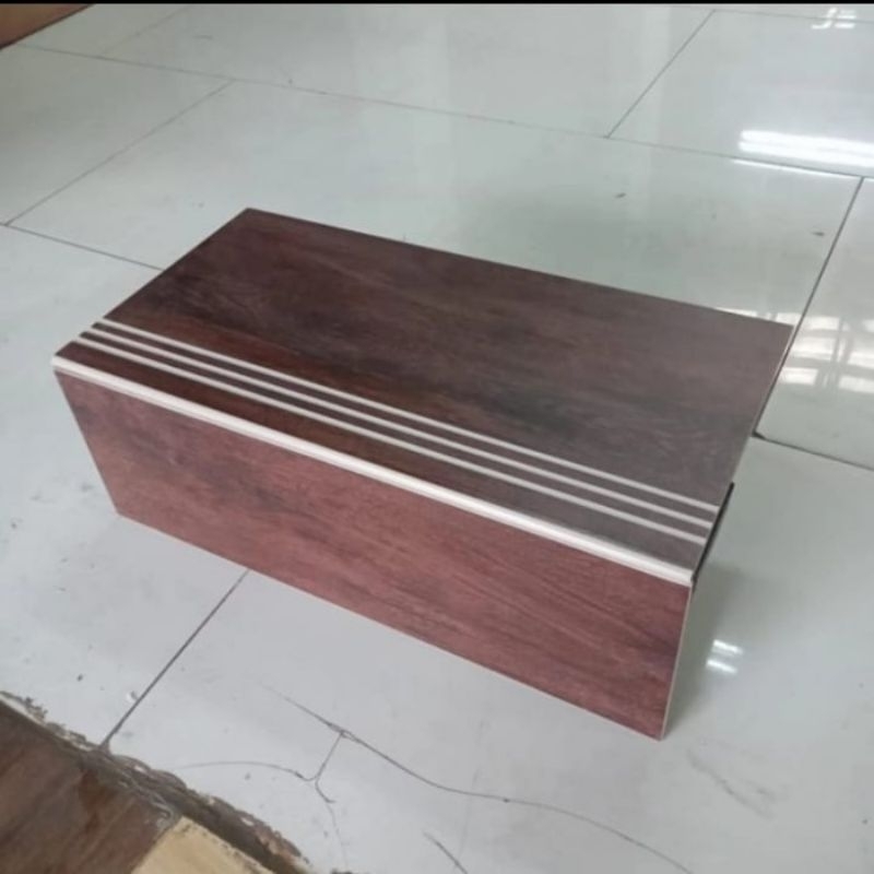 Granit Tangga Per Set 30x60/20x60 Walnut Indogress