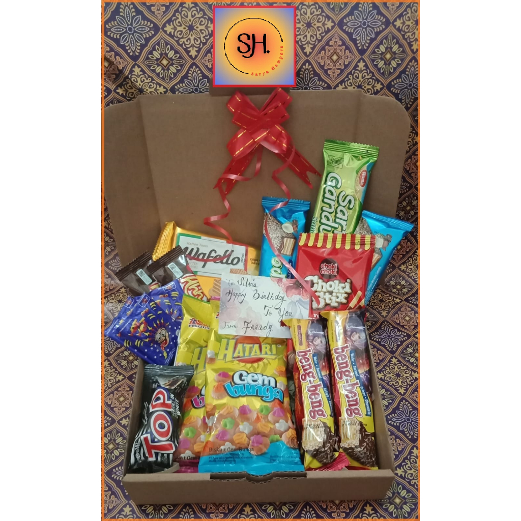 

Snack Hampers Hadiah Ulang Tahun/Valentine/Hadiah Wisuda/Birthday/Graduation Gift Box C