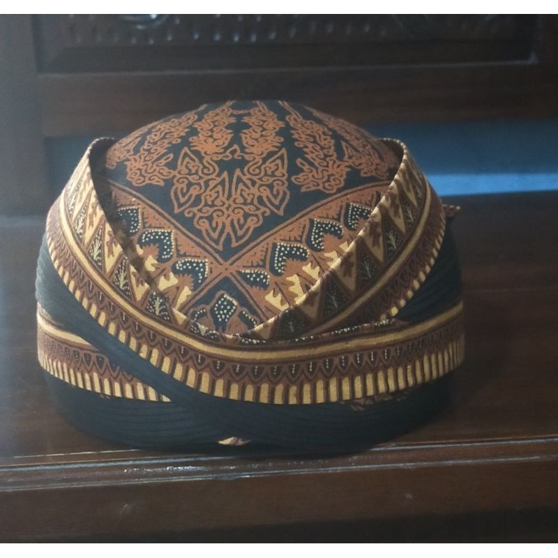 blangkon solo perbawan cabut among tamu / truntum among tamu