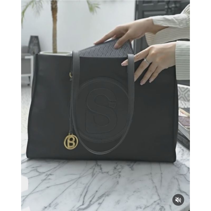 Aaliya Nylon Tote Bag Buttonscarves