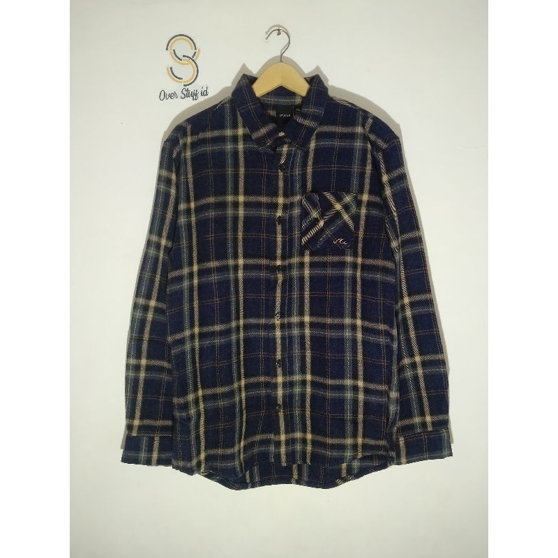 Flannel Second Tebal - Kemeja Second Kellan Serupa Veterano