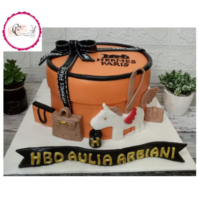 

Kue Ulang Tahun Tas / Hermes Cake / Kue Ultah Hermes / Kue Ultah Istri