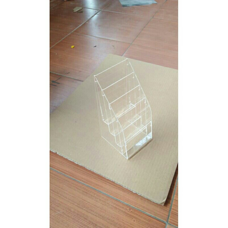 

Tempat brosur acrylic ukuran kertas A6