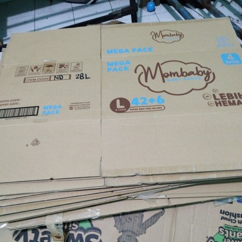 Kardus jumbo Bekas Diapers kondisi 99% Mulus cocok untuk pindahan