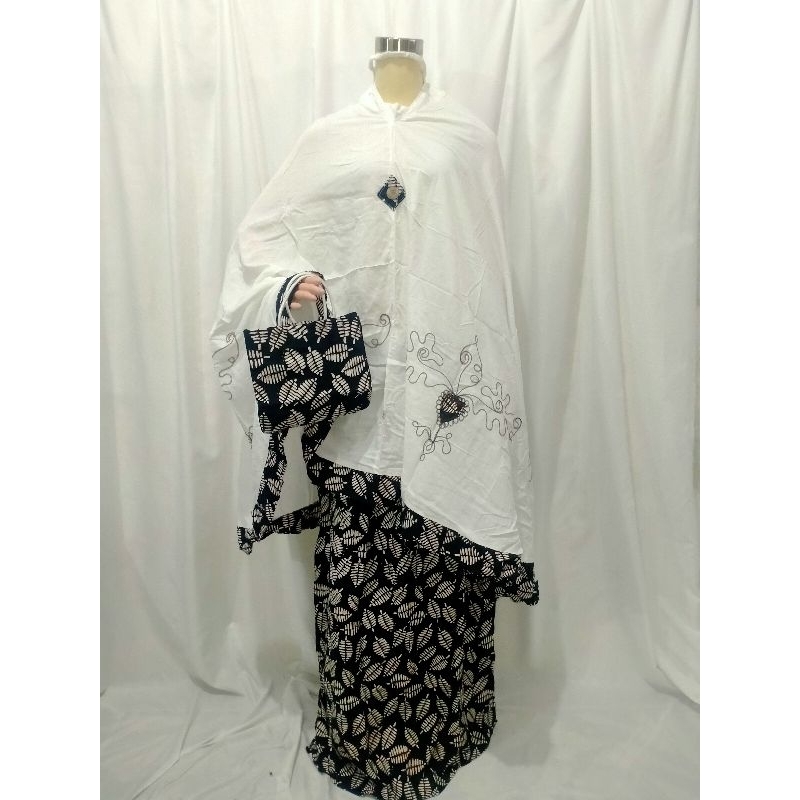 Mukena Bledak Putih Batik Pekalongan / Rukuh Mekena Mekna Polos motif batik grosir murah
