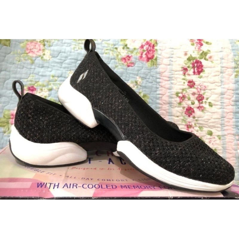 Skechers lab willow star