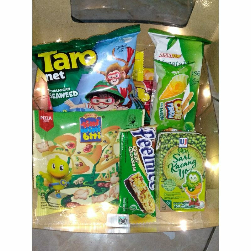 

Gift box snack/kadoulangtahun/buket/buketbok/kadounik/