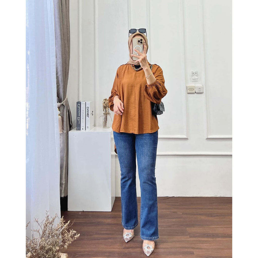 BLOUSE WANITA LIDIYA BLOUSE BP BAHAN CRINKLE PB DEPAN 63 CM PB BELAKANG 70 CM BLOUSE KOREAN STYLE / BAJU ATASAN WANITA TERBARU 2023 KEKINIAN / KEMEJA WANITA OVERSIZE LENGAN PANJANG