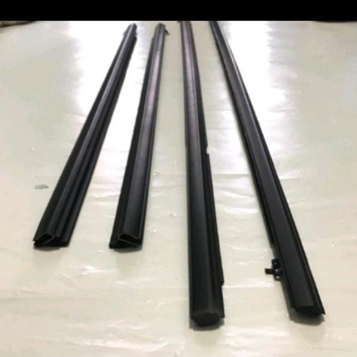 Pelipit/Weather Strip Kaca Mobil DATSUN