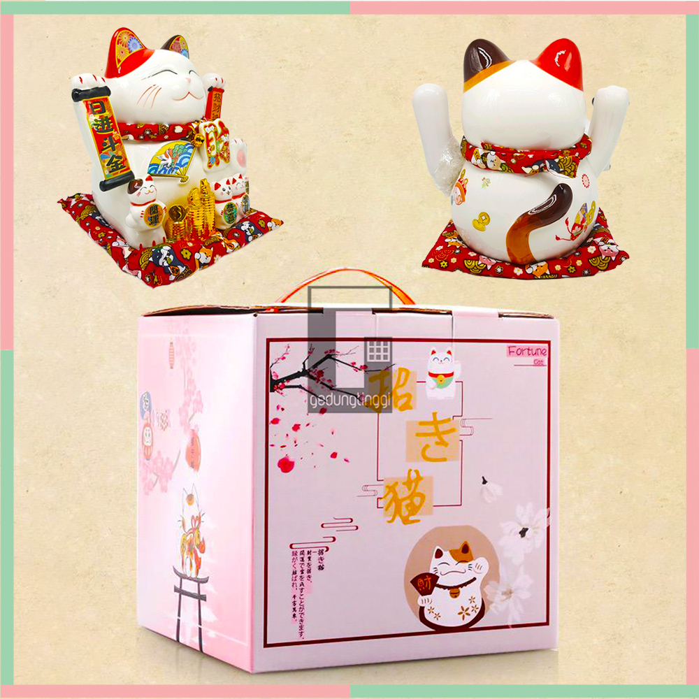 Patung Pajangan Hiasan Boneka Dekorasi Kucing Bawa Panggil Rejeki Rezeki Hoki Maneki Neko Maneko Neki ManekiNeko Lucky Cat Keberuntungan Keramik Baterai Batrai Batre Listrik Tangan Goyang Gerak Meja Etalase Toko Resto Cafe Cina China Jepang Putih Medium