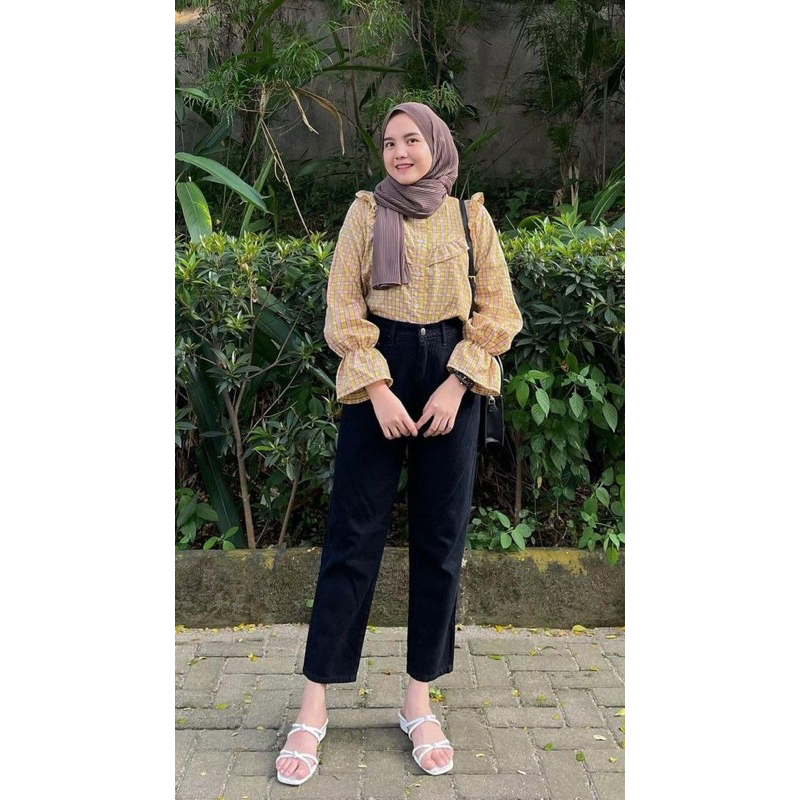 TheGirlHouse - MOM JEANS BOYFRIEND HIGHWAIST PINGGANG KARET