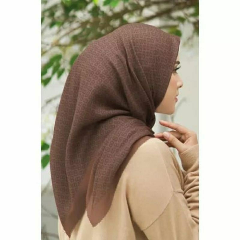 Preloved buttonscarves tapis square Ginger Bread