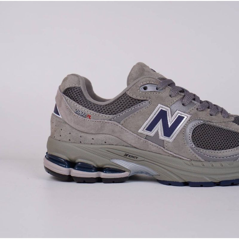 New Balance 2002r Light Grey