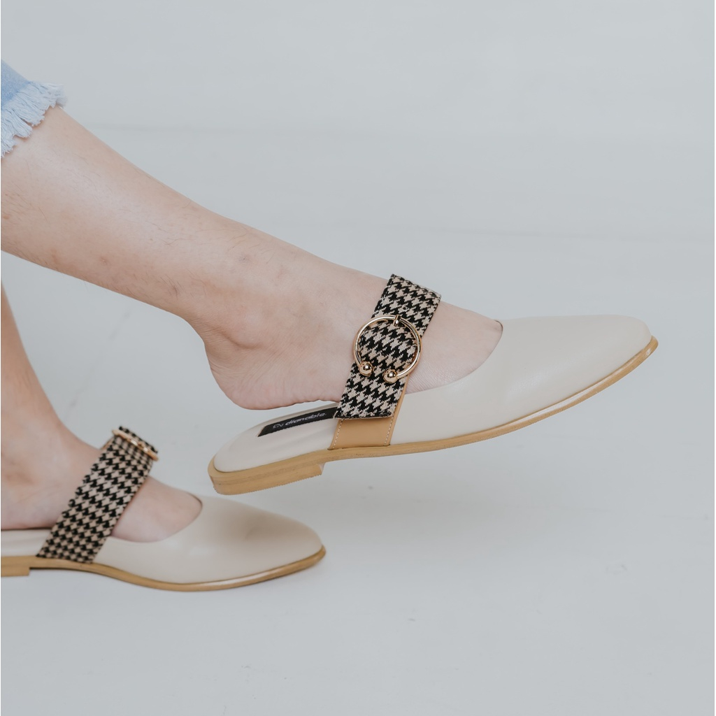 Dianable - Mecca Mules Shoes (Cream -  Cream Reborn)