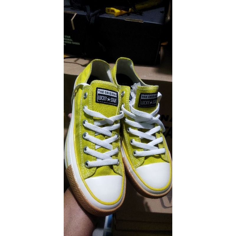 sepatu Lucky Star size acak